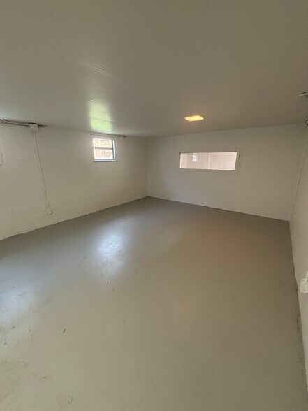 Building Photo - 1418 S Denver Ave