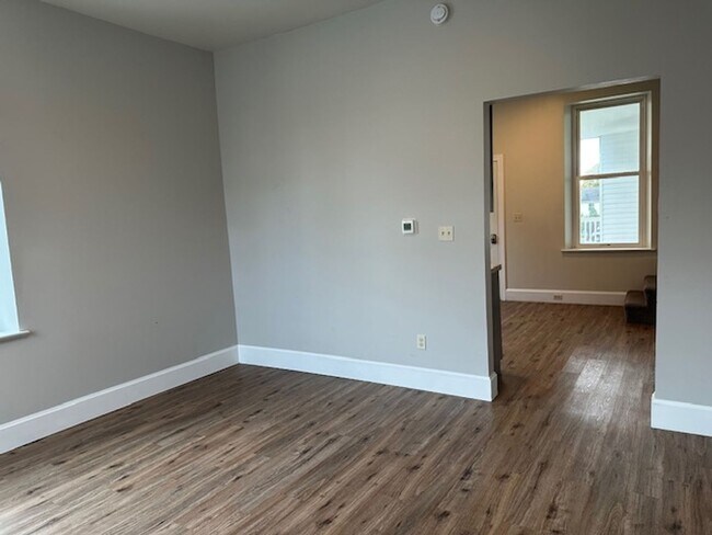 Building Photo - 136-138 W Main Ave-136