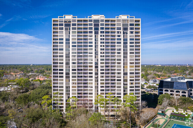 121 Post Oak Ln - The Houstonian Estates Condominiums