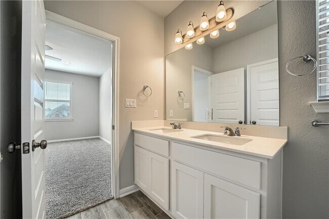 Building Photo - 2924 Sage Ranch Dr