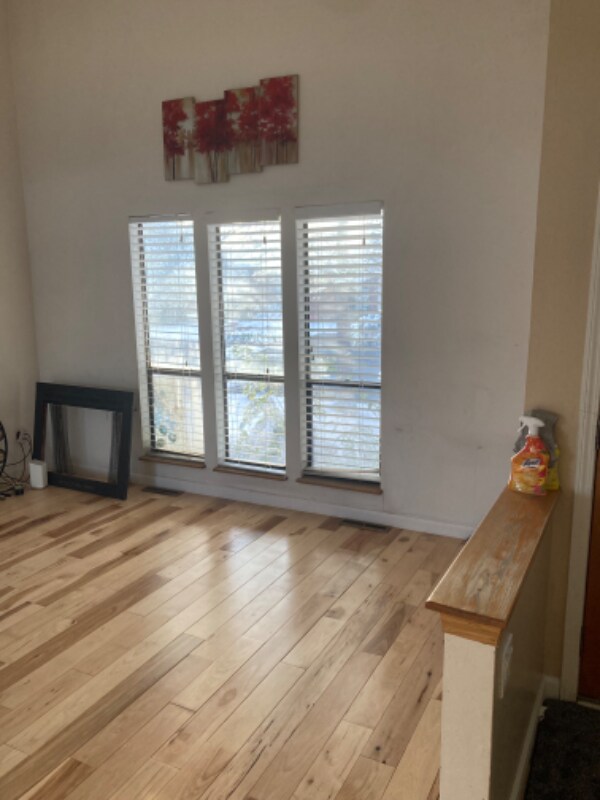 Building Photo - 216 Cypress Cir