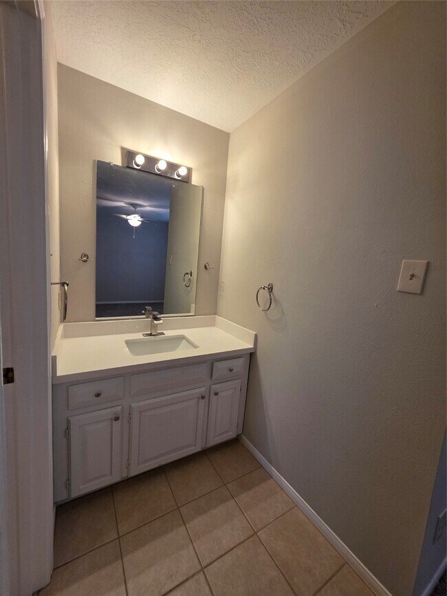 Building Photo - 1969 Country Village Blvd