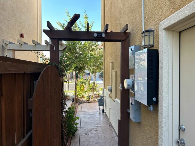 Building Photo - 456 St Jorge Ave