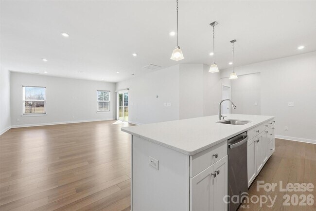Building Photo - 6425 Cumberland Dr