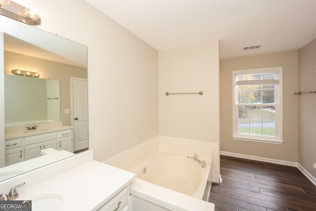 Building Photo - 130 Butterfield Ln