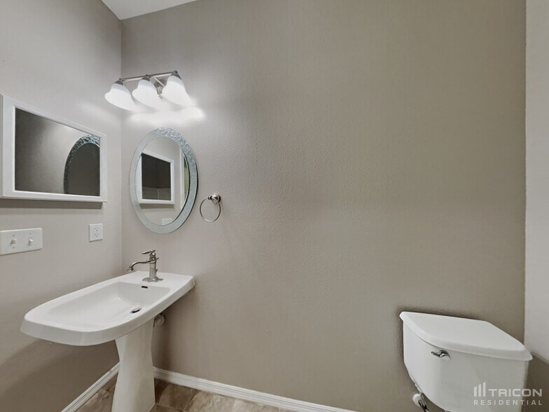 Building Photo - 4044 Festival Pointe Blvd