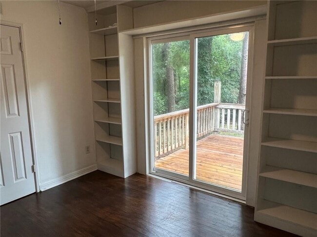 Building Photo - 5454 Lusann Dr