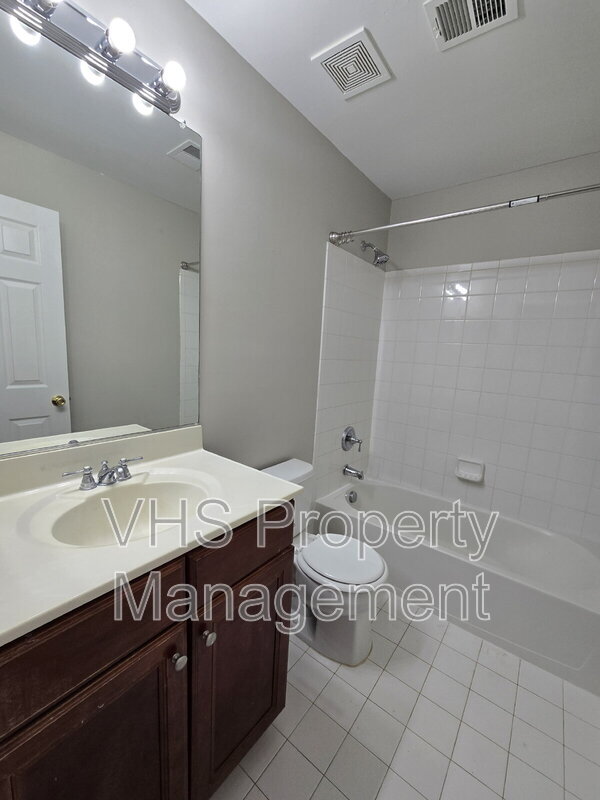 Building Photo - 2520 Post Oak Dr