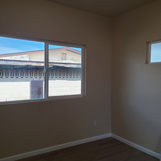 Building Photo - 180 S Lehua St