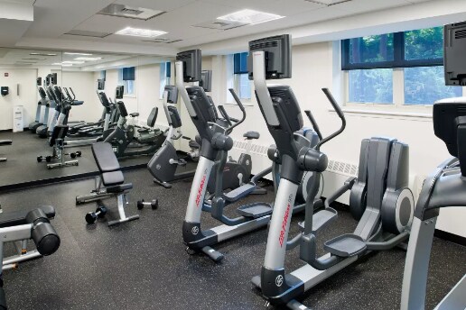 Building Photo - 11 Camelot Ct