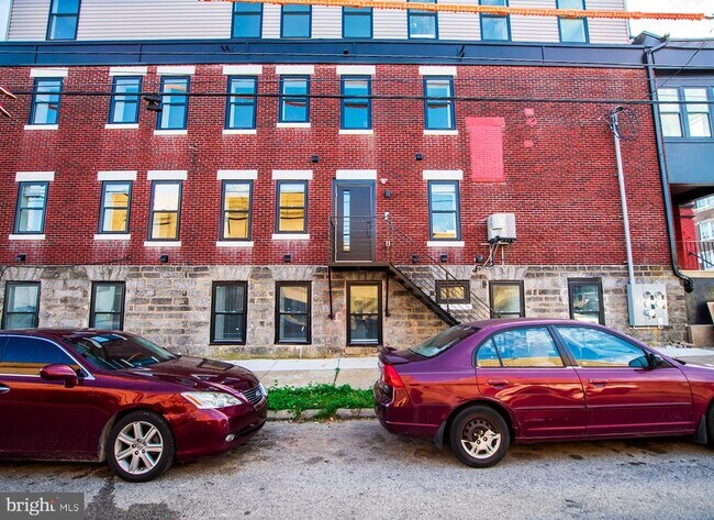 Building Photo - 129 S 49th St