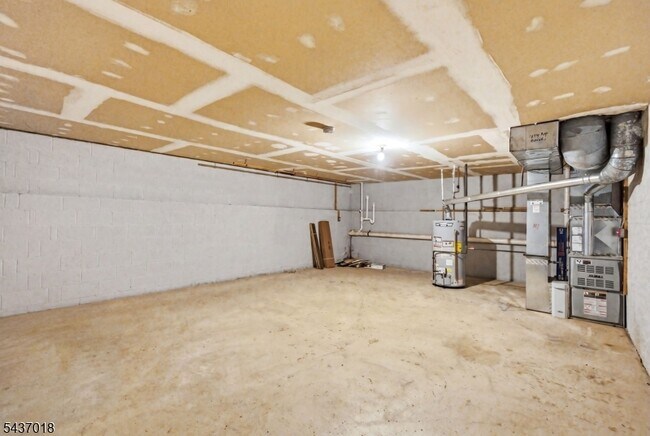 Building Photo - 130 Smithfield Ct