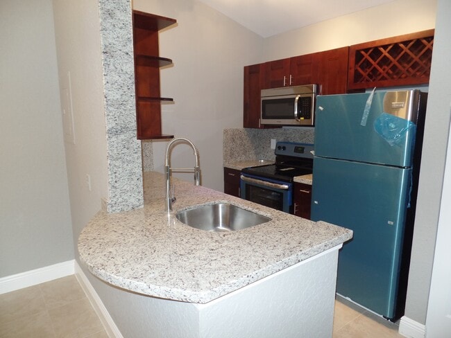 Building Photo - 2851 N Oakland Forest Dr