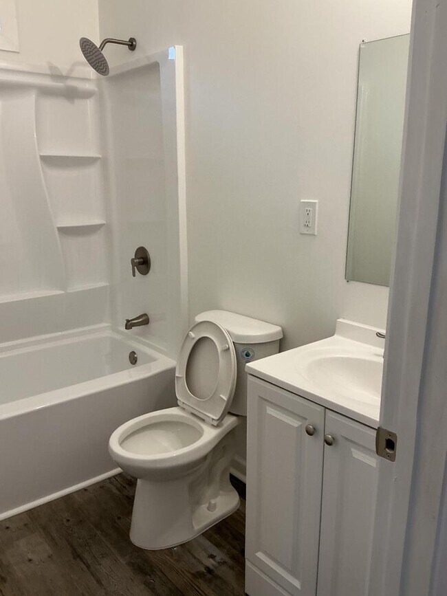 Building Photo - 2 Smith Rd