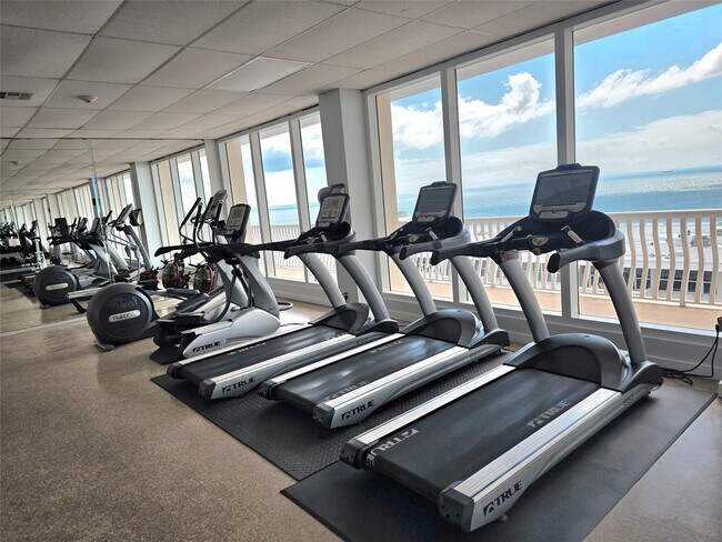 Building Photo - 4020 Galt Ocean Dr