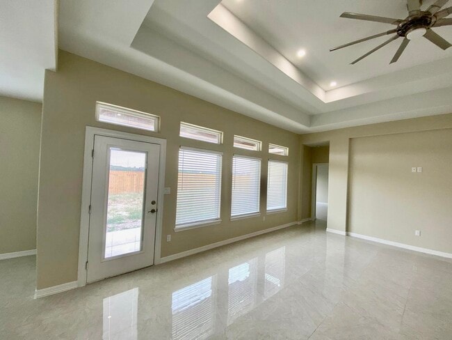 Building Photo - 5443 Barbwire Ln