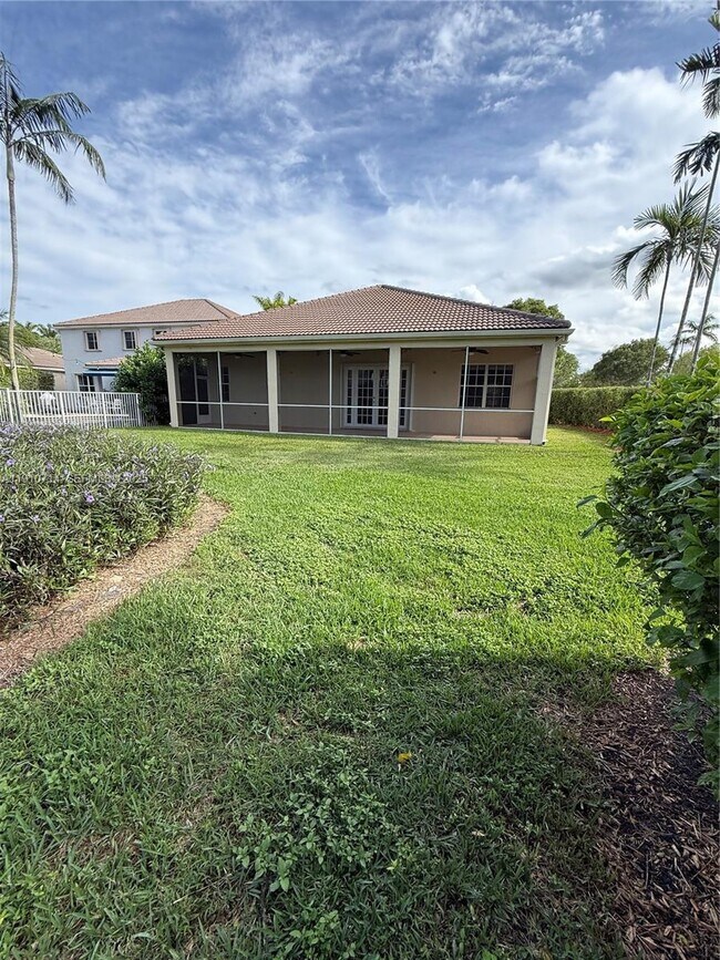 Building Photo - 1007 Nandina Dr