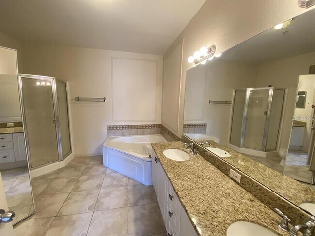 Building Photo - 2725 Via Cipriani