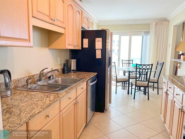 Building Photo - 3400 Galt Ocean Dr