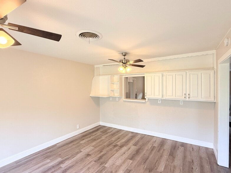 Building Photo - 4075 Old Bonham Rd