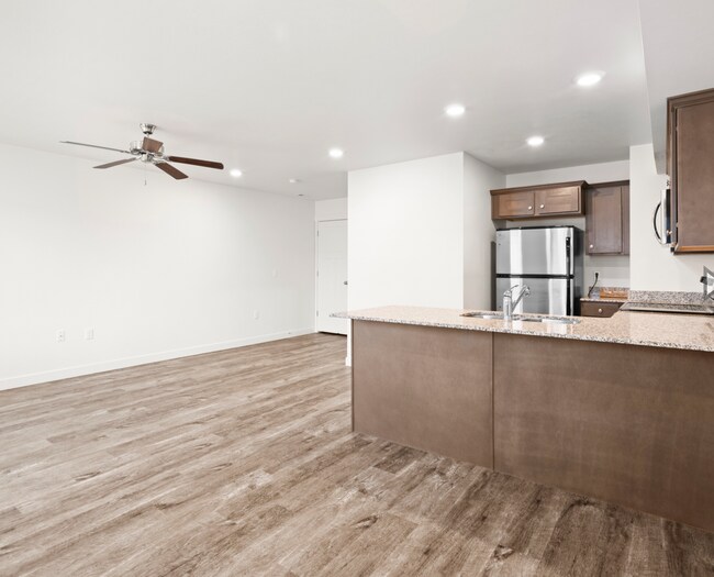 Building Photo - Lovely 3 bedroom, 3.5 bathroom townhome in Herriman!