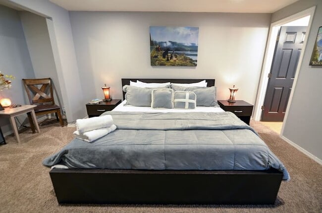 Building Photo - 3880 Graphite Ct