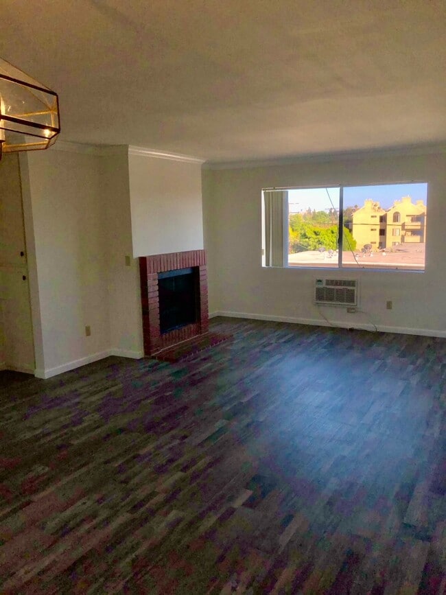 Building Photo - 4230 S Centinela Ave