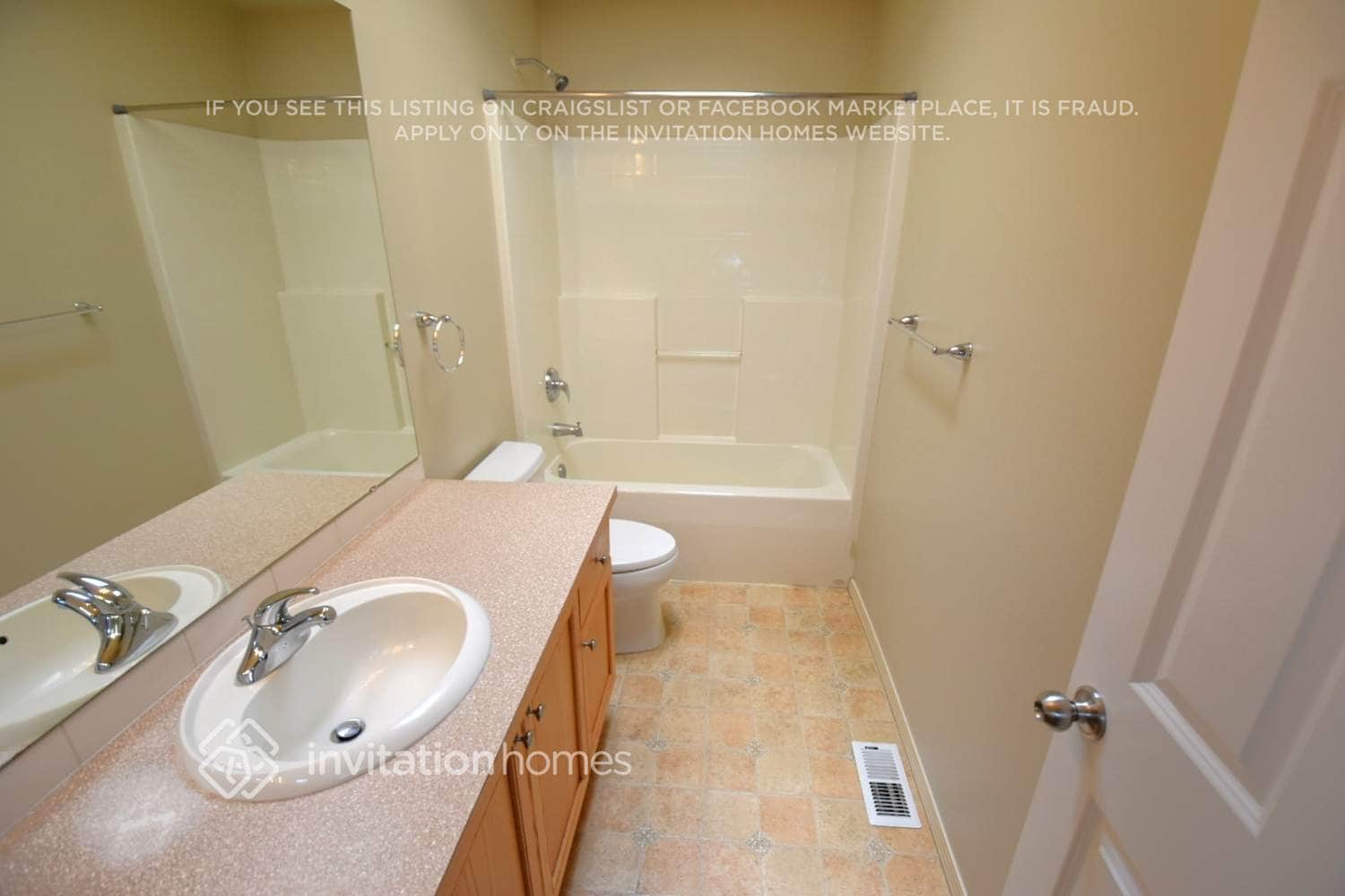 Building Photo - 3381 S 283rd Ln
