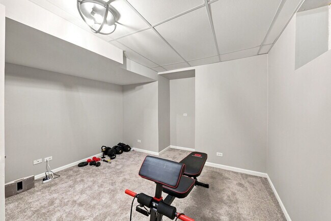 Building Photo - 2052 Shady Grove Ct
