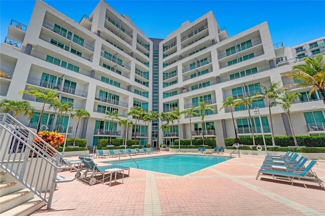 Building Photo - 350 NE 24th St