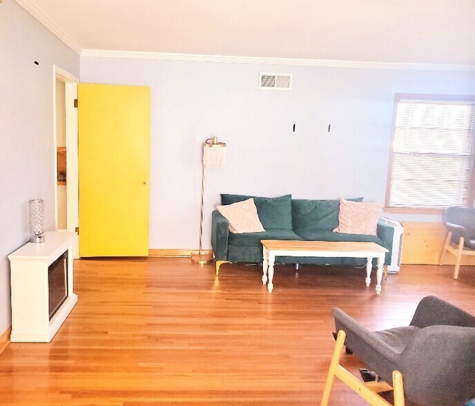 Building Photo - 4317 Gailwood Ave