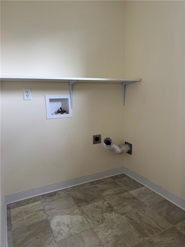 Building Photo - 211 Roe Ave