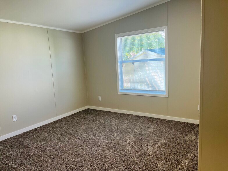 Building Photo - 9363 Little Spruce Ct