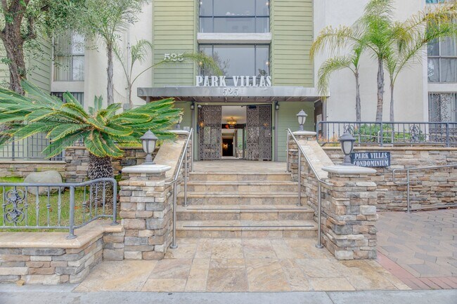 Building Photo - 1 Bedroom / 1 Bathroom Condo In Koreatown