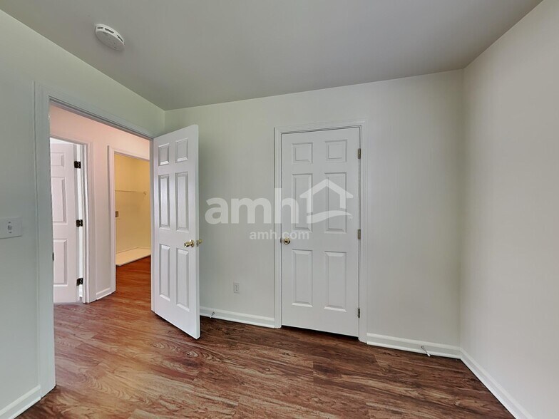Building Photo - 7014 Honey Tree Ln