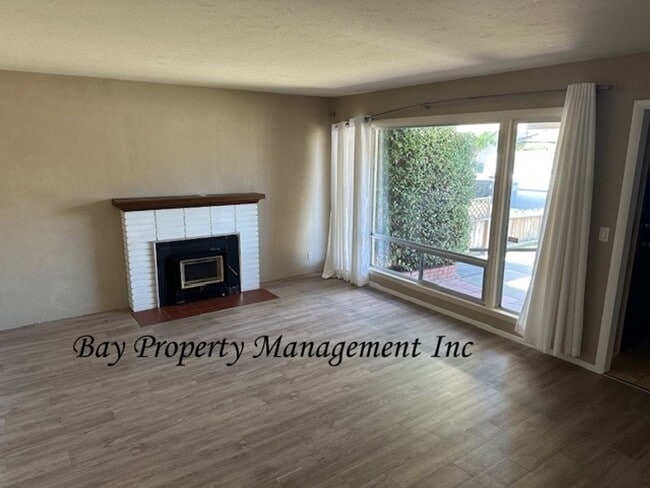 Building Photo - Lovely 3-Bedroom, 2-Bath Home Near Mission...