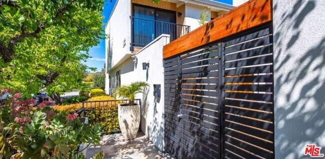 Building Photo - 1133 24th St