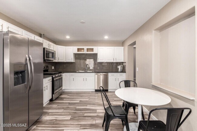 Building Photo - Charming 3bed/2 bath home located in the heart of Tucson, just minutes from the University of Ari...