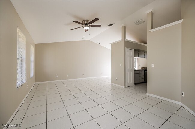 Building Photo - 1428 SW 11th Ave