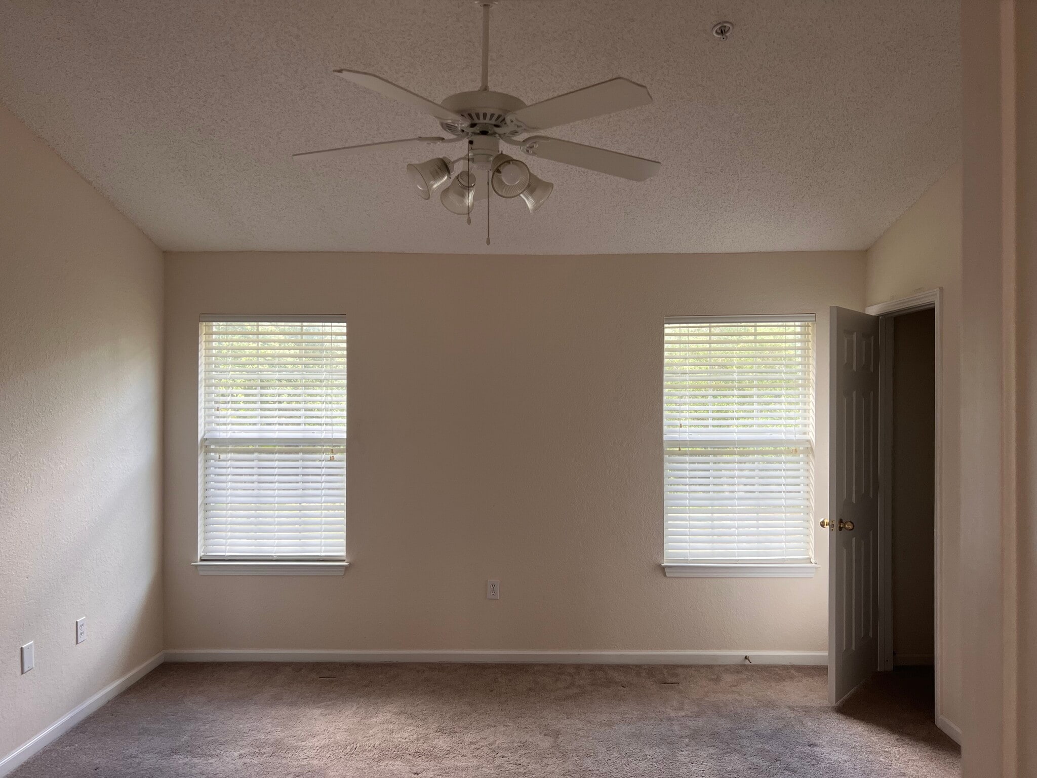 Building Photo - 240 Swaying Pine Ct