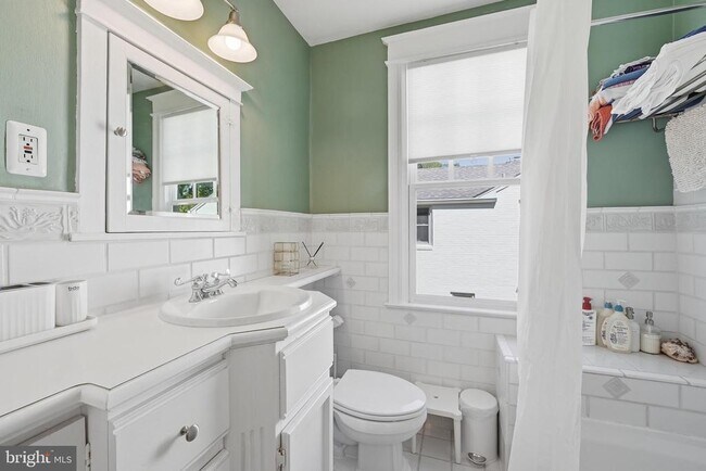 Building Photo - 3357 Stuyvesant Pl NW