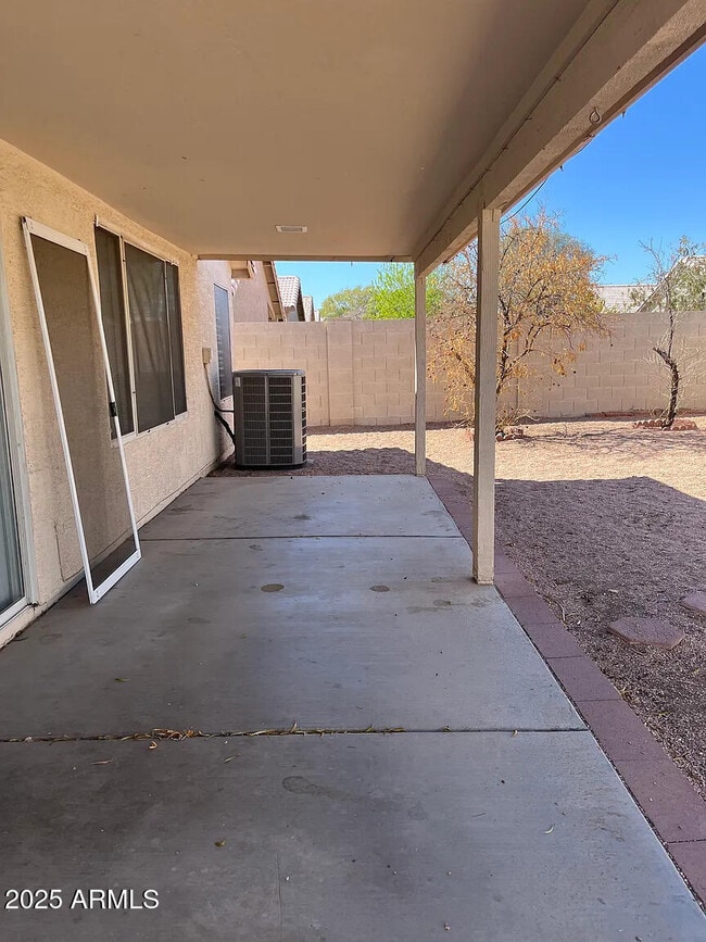 Building Photo - 2336 E Aire Libre Ave