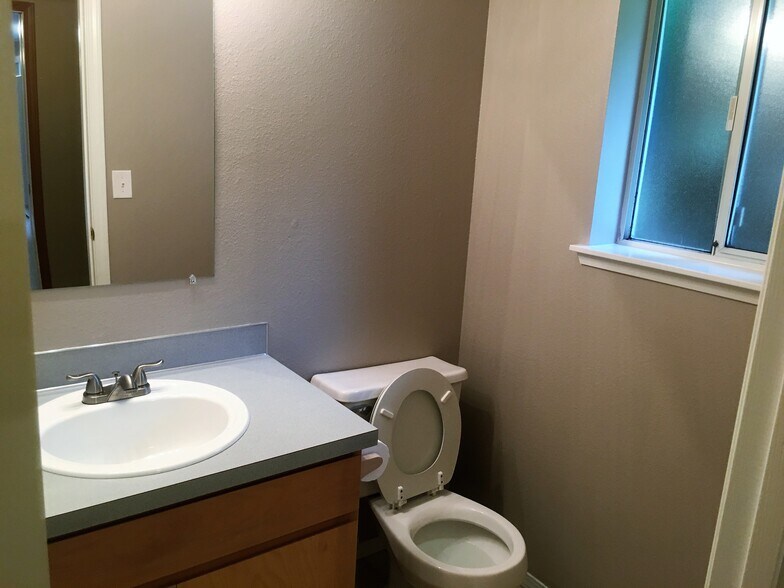 Building Photo - 3715 70th Ave NW