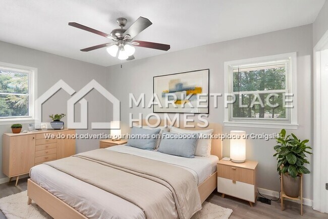 Building Photo - 8206 Huntington Dr