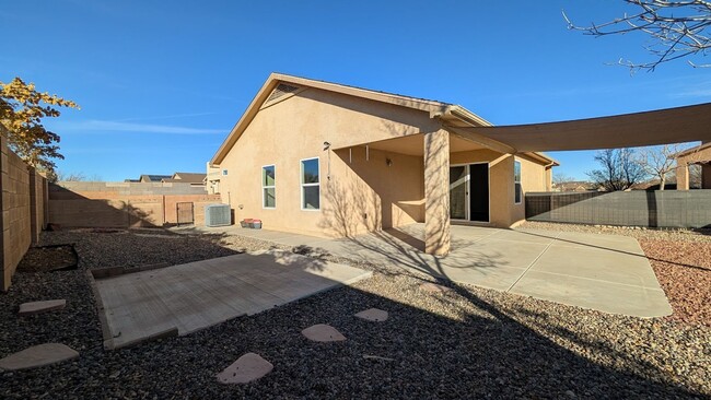 Building Photo - Spacious 4-Bedroom Single-Story Home in Northern Meadows