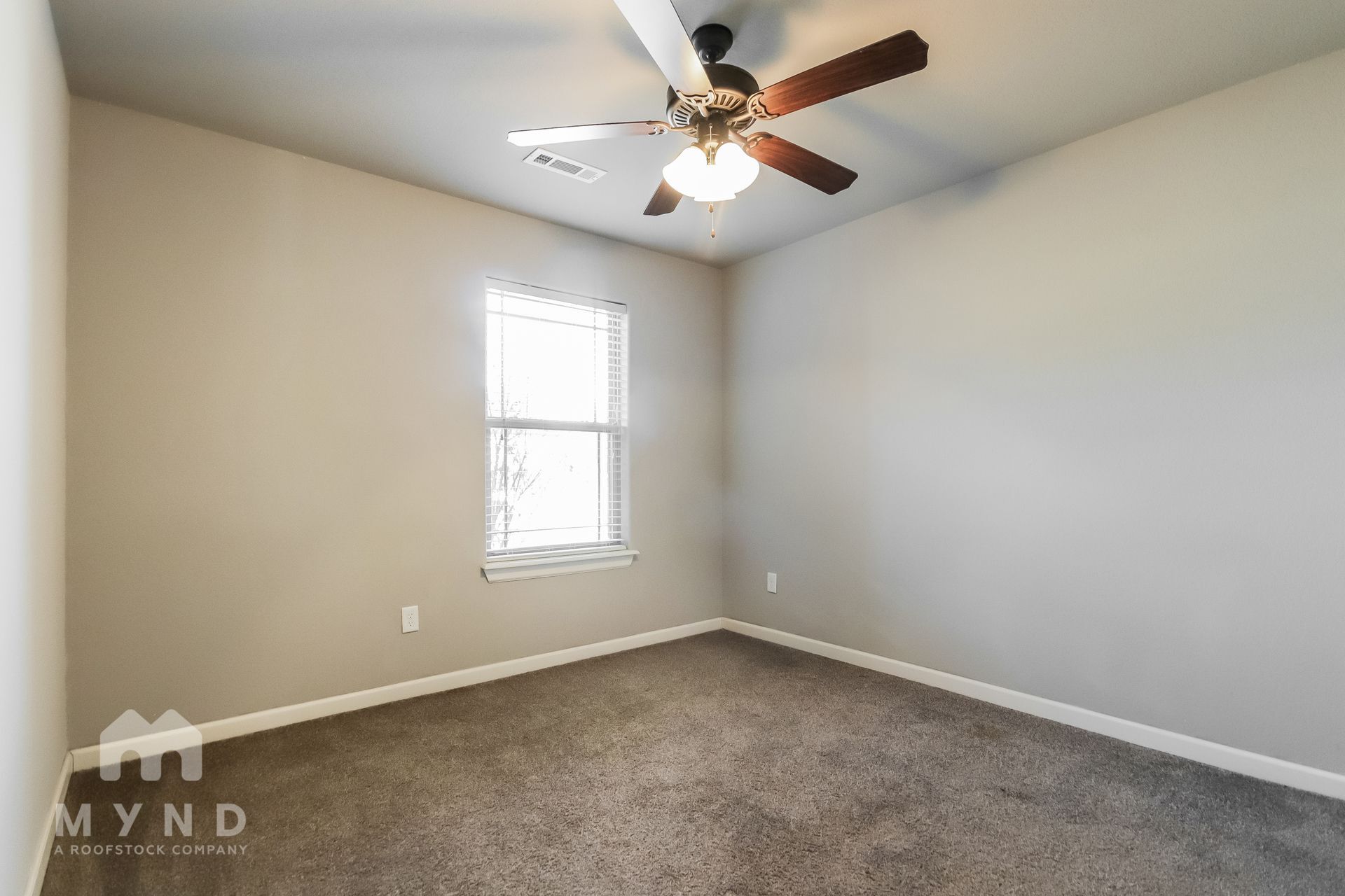 Building Photo - 2303 SW Worthington Ave