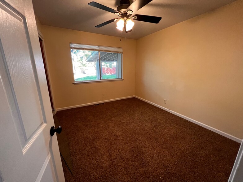 Building Photo - 786 Portal Drive