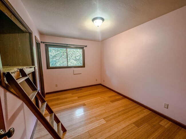 Building Photo - 31835 Owl Rd