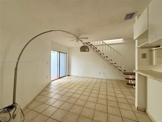 Building Photo - 798 Crandon Blvd
