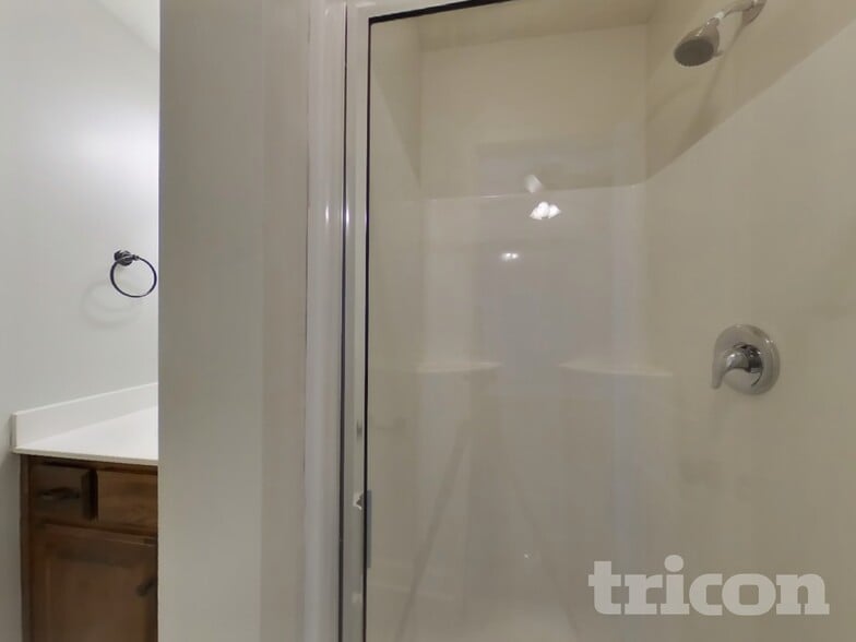 Building Photo - 18404 Rock Ridge N